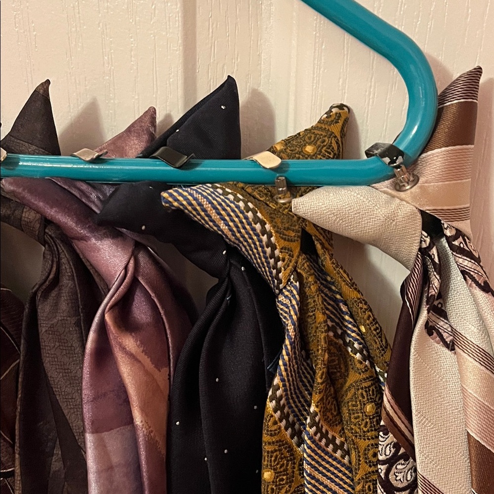 Elegant Men's Vintage Clip On Tie Collection - Picture 4 of 16